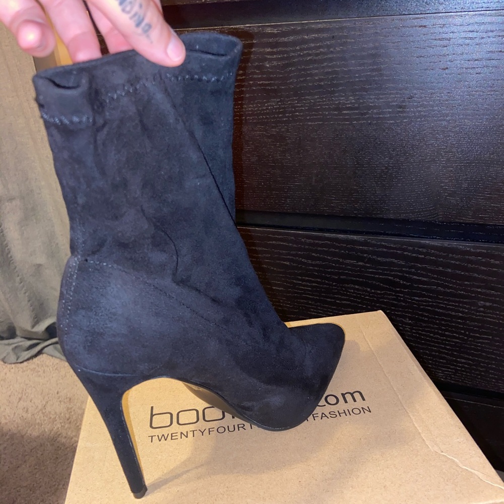 Black pointy toe